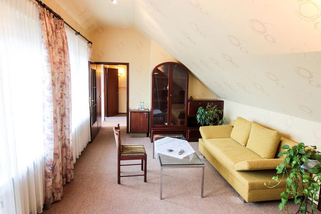 Hotel-Restaurant Lowen Süßen Eksteriør billede