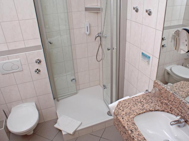 Hotel-Restaurant Lowen Süßen Værelse billede